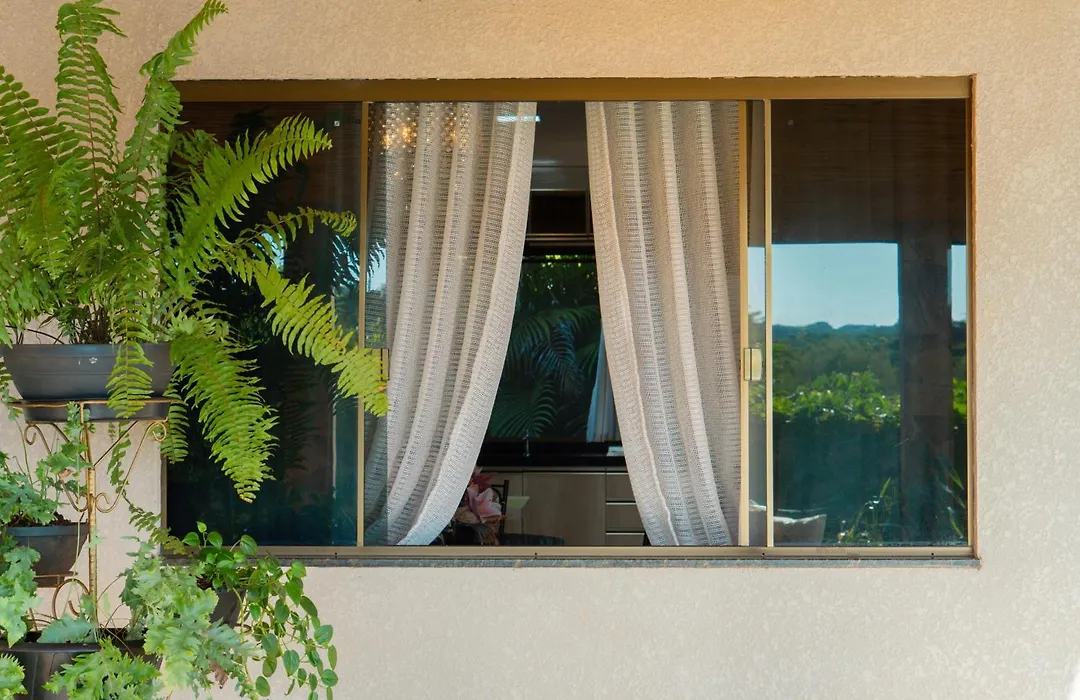 Casa de Campo Mimosa Flor- 4quartos, 3banheiros, 15 minutos das Cataratas e Aeroporto, piscina, churrasqueira, bilhar, espaço ao ar livre privativo, calmo e tranquilo-1